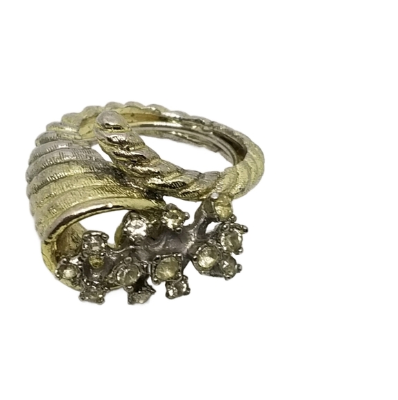 VINTAGE 1960s GOLDPLATED CORNUCOPIA CRYSTAL DESIGN RING - Picture 4 of 7